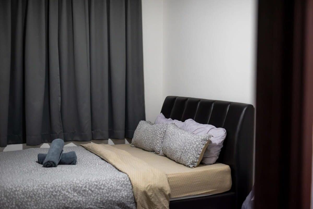 Comfy 3br @ Ksl Daya Near Ikea Tebrau Parking Pangsapuri