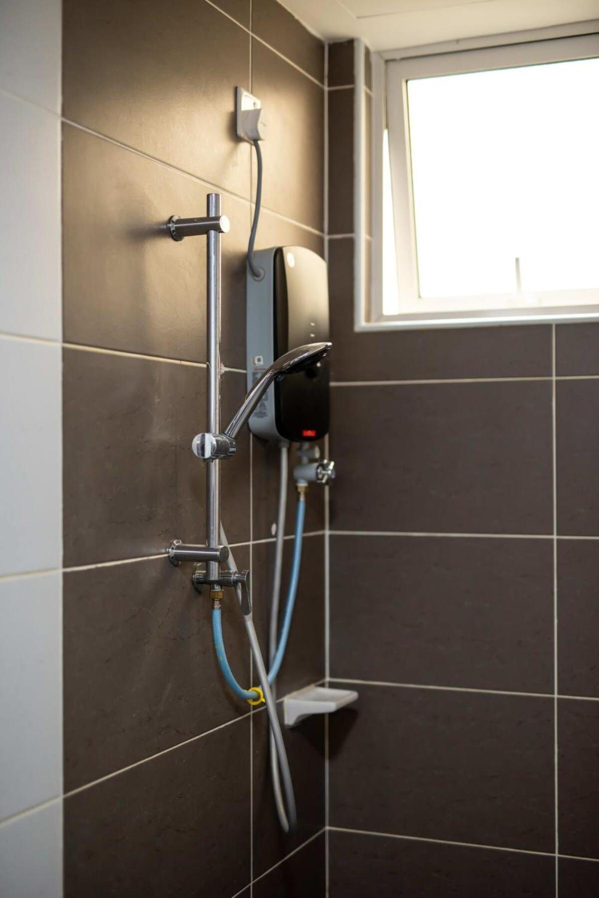 Comfy 3br @ Ksl Daya Near Ikea Tebrau Parking Johor Bahru