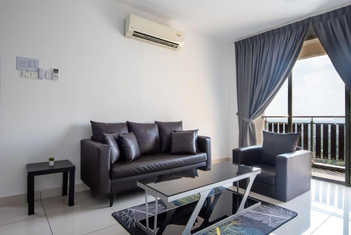 Comfy 3br @ Ksl Daya Near Ikea Tebrau Parking